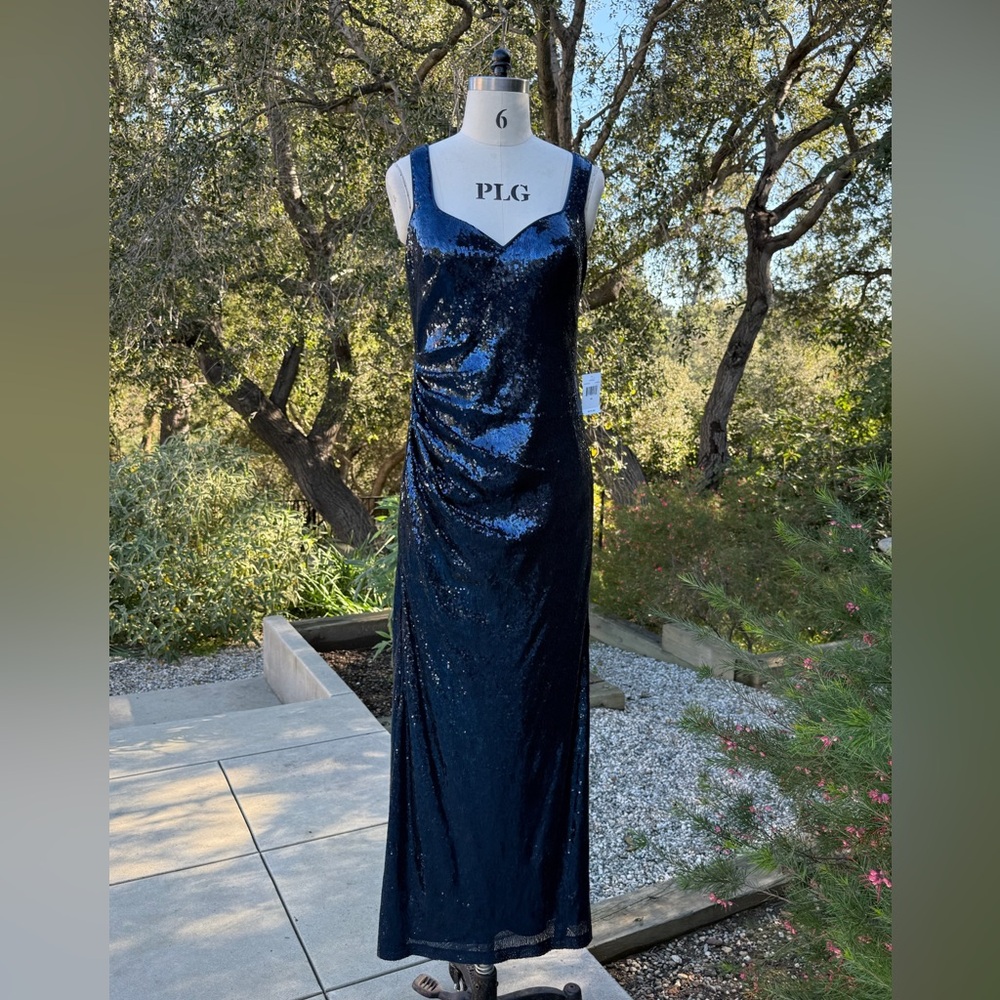 NWT Faviana "9531" bodycon sequined gown - size 10